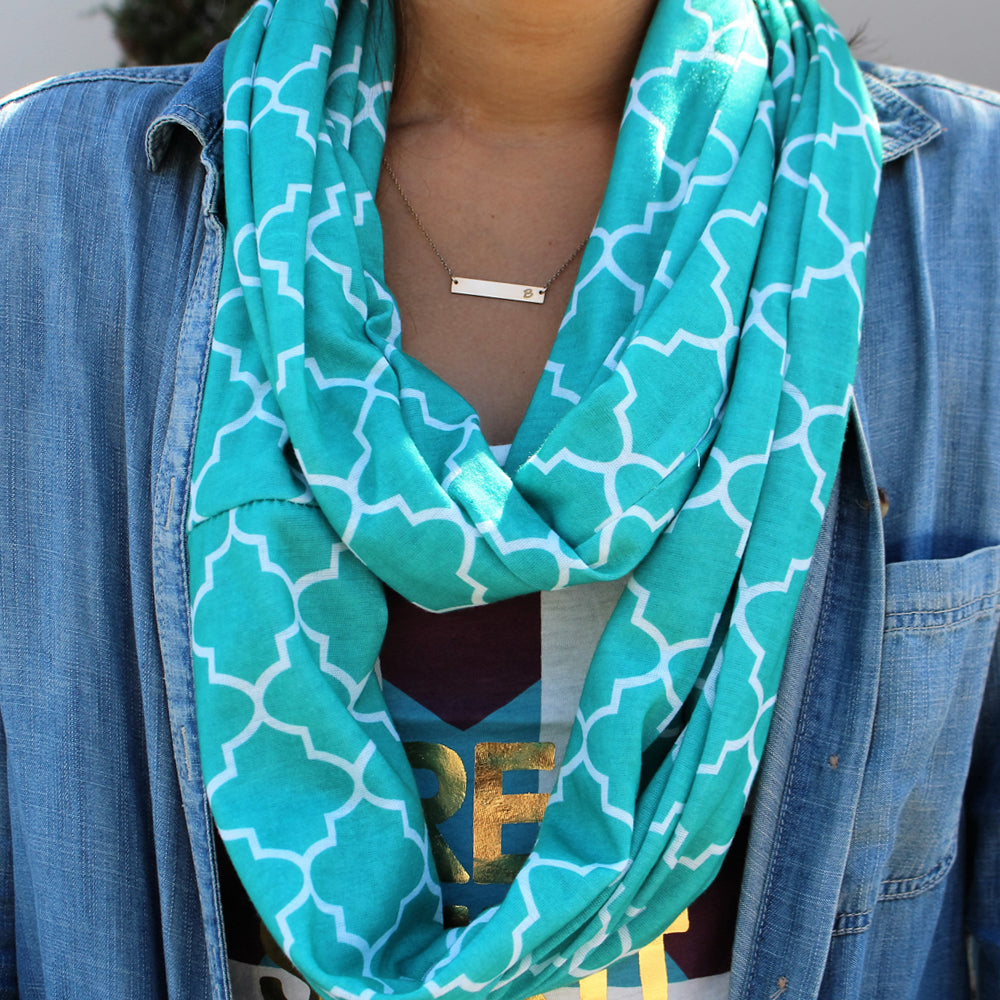 Women's Infinity Scarf with Zipper Pocket, Infinity Scarves with Quatrefoil Patterned Scarf Design & Hidden Zipper Pocket - Pop Fashion