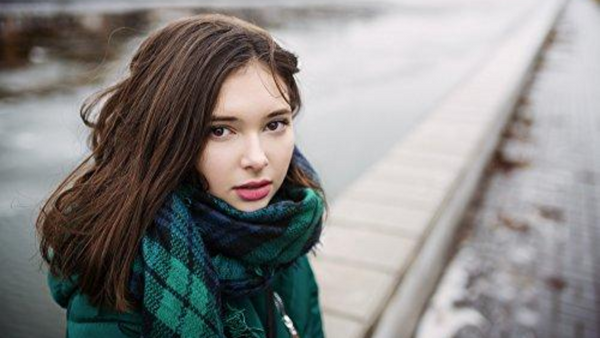 The Psychology of Scarves: How Colors and Patterns Impact Your Mood