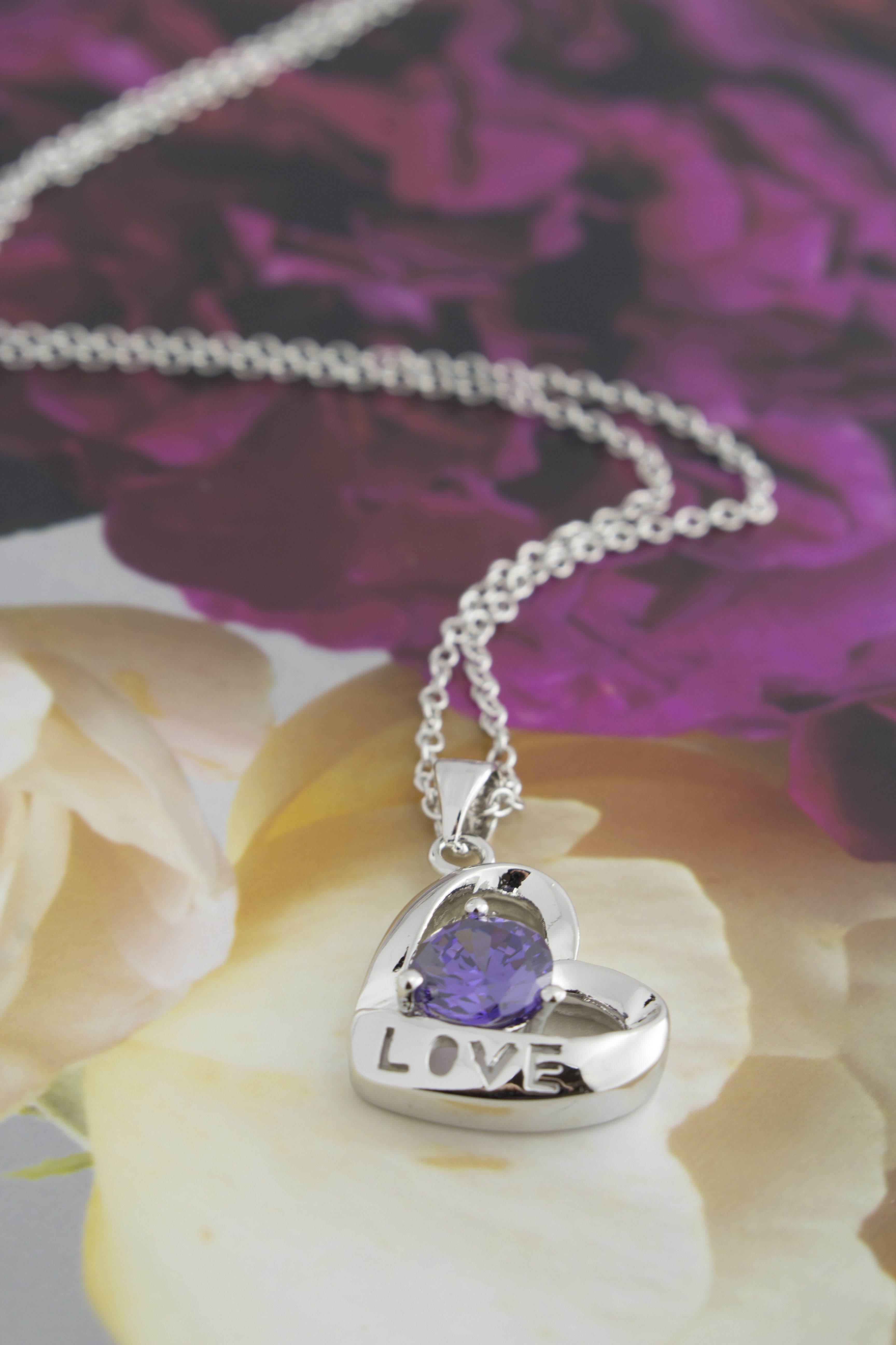 Love Necklaces, Open Hearts Necklace with Love inscription, Silvertone Heart Pendant I Love You, Purple - Pop Fashion